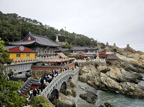 인산인해 해동용궁사 사진김예서기자 촬영