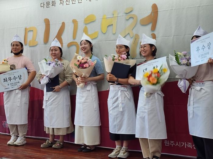  본선 수상자 사진문서준기자 촬영