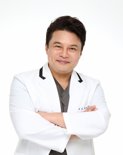 슈퍼맨비뉴기과 윤종선 원장